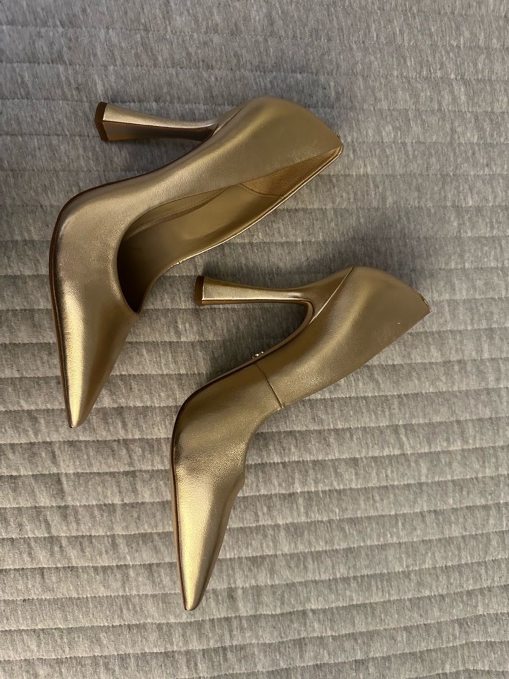 sam edelman antonia gold pump 8.5